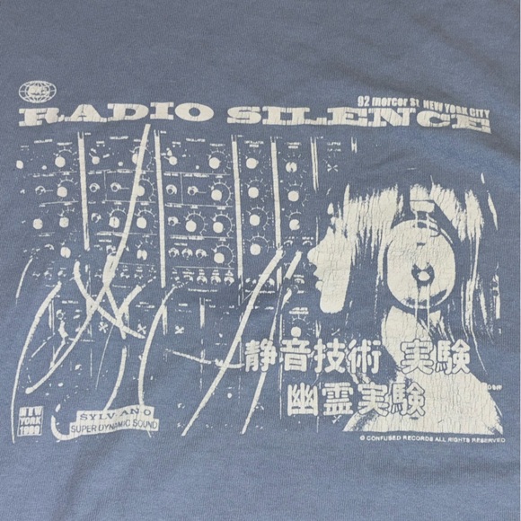 Brandy Melville Blue Short Sleeve Tee with Graphic Design - Picture 4 of 4